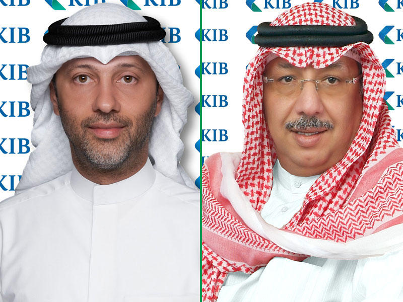 رئيس مجلس إدارة KIB الشيخ محمد الجرّاح  - نائب رئيس مجلس الإدارة والرئيس التنفيذي في KIB رائد جواد بوخمسين