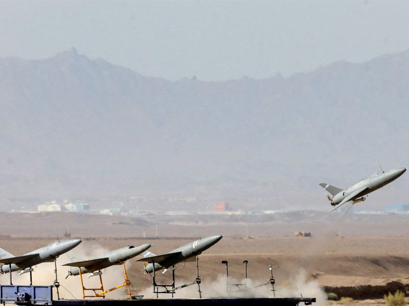 درون إيرانية خلال تدريبات عسكرية  (رويترز)