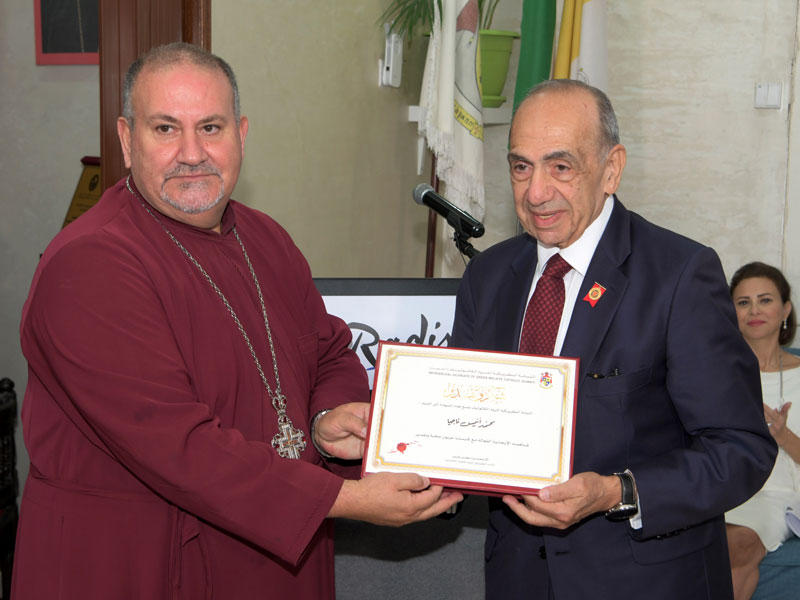 بطرس غريب يكرم ناجيا