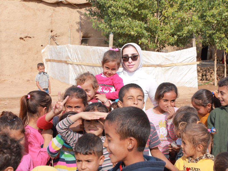  اعتصام إعلامية كويتية في المنطقة العمياء بمخيم للاجئين السوريين على الحدود التركية والسورية